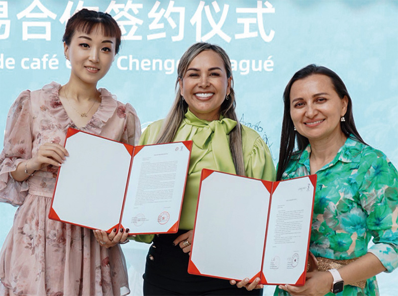 2025年4月18日，朗浩集團(tuán)與哥倫比亞康斯坦丁莊園正式簽署咖啡貿(mào)易合作協(xié)議，雙方合作再度升級(jí)